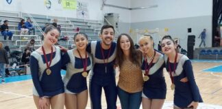 NADIE SE VOLVIÓ CON LAS MANOS VACÍAS