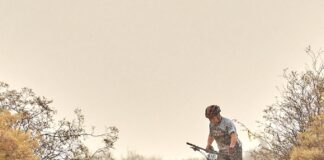 LOS CICLISTAS SE ENFRENTARON A UNA FUERTE TORMENTA EN PLENA CARRERA